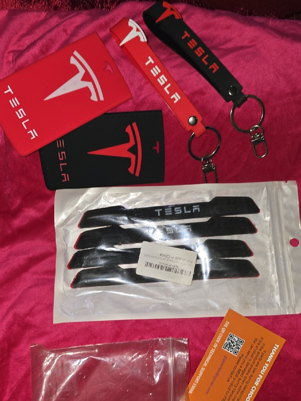 Tesla Gift Set Red and Black Logo Keyring and Card Holder Set 2 Pcs & 4 Pc Telsa
